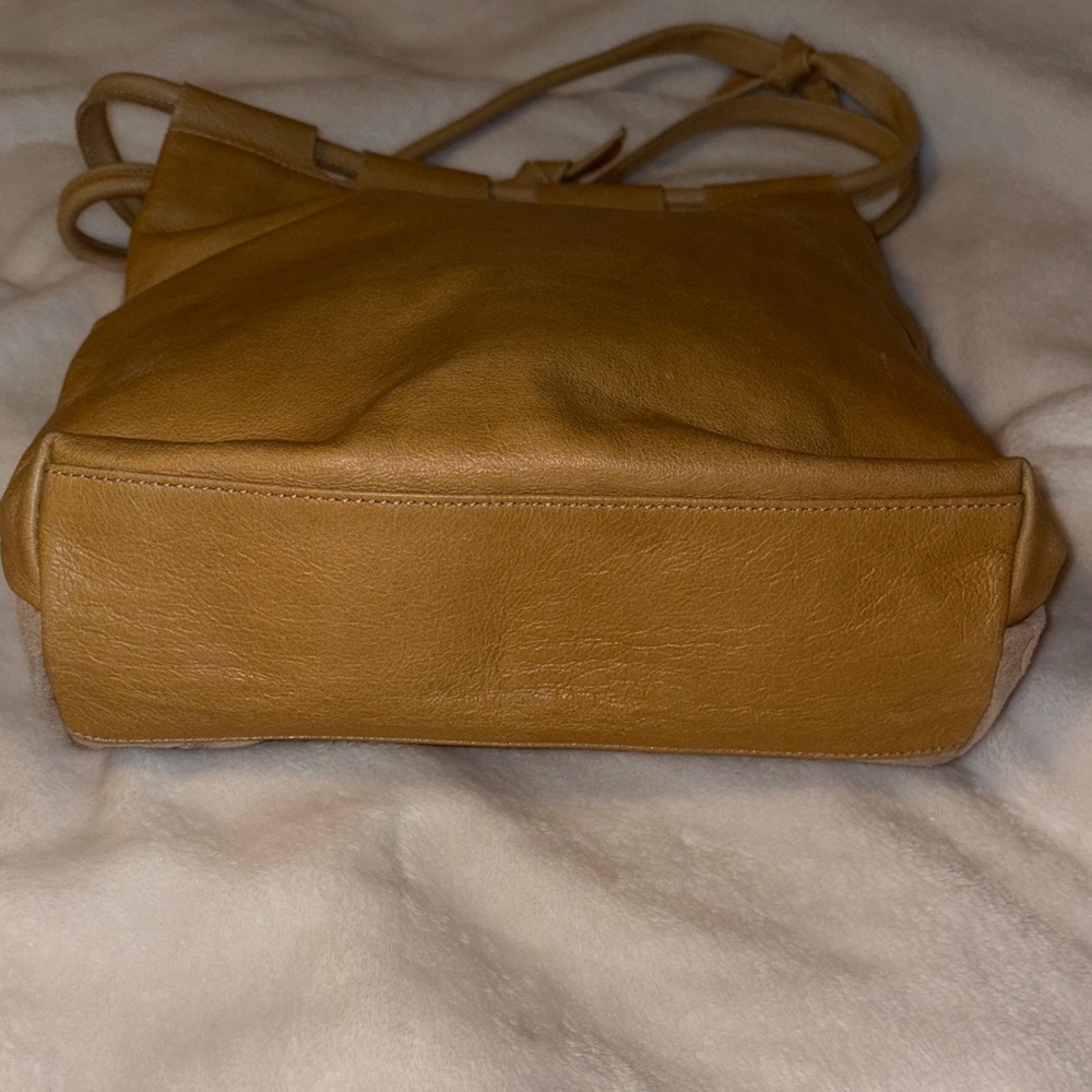 Arcadia Tan Floral Shoulder Bag - Picture 6 of 8